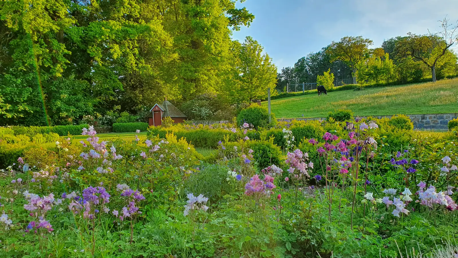 Blühender Garten am Rittergut Sonnenberg
